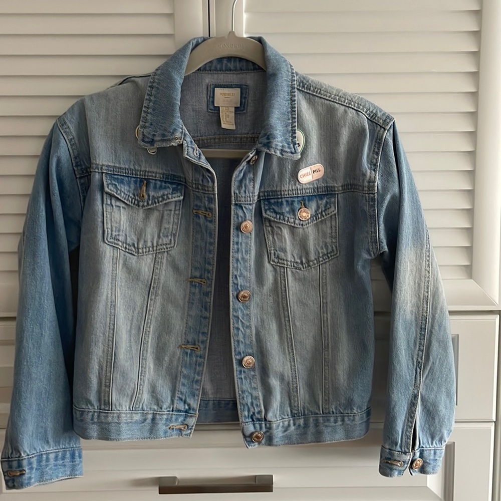 Forever 21 Girls distressed Jean jacket